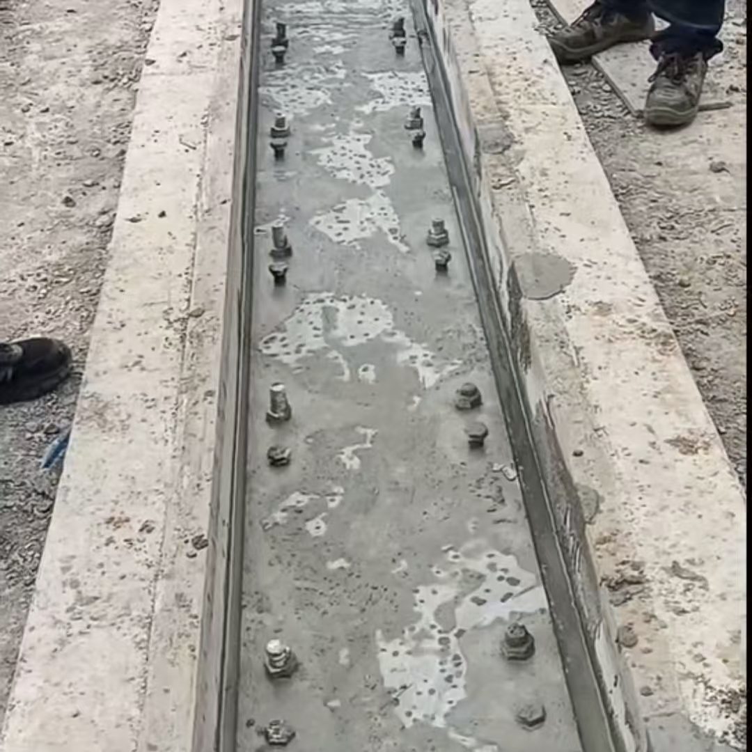 北京港口码头起重机龙门吊重型机械设备稳固用早强快凝轨道胶泥